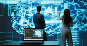 La aceleración tecnológica de los holdings presiona la estabilidad laboral del sector