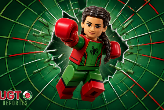 Superheroína lego rompiendo la telaraña de la precariedad del sector de instalaciones deportivas y gimnasios