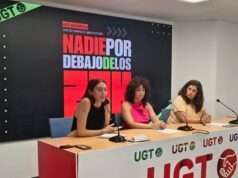 UGT Deportes y RUGE reactivan y actualizan la campaña «Nadie por debajo de los 20K» Belén Guirao, portavoz de RUGE (Revolución Ugetista - Juventud); Noelia Olivar, responsable de sector de UGT Deportes técnica deportiva y delegada sindical; Carolina Martín, responsable de Negociación Colectiva de UGT Deportes, durante la presentación de la campaña "Nadie por debajo de los 20K"