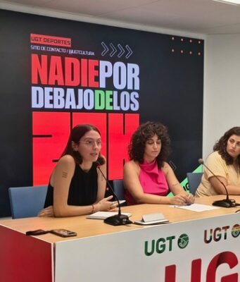 UGT Deportes y RUGE reactivan y actualizan la campaña «Nadie por debajo de los 20K» Belén Guirao, portavoz de RUGE (Revolución Ugetista - Juventud); Noelia Olivar, responsable de sector de UGT Deportes técnica deportiva y delegada sindical; Carolina Martín, responsable de Negociación Colectiva de UGT Deportes, durante la presentación de la campaña "Nadie por debajo de los 20K"