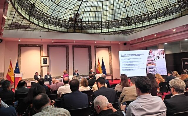 acto-prominencia-medios-680x420 Asistentes a las jornadas '¿Quién decide lo que vemos?', organizadas por la CNMC