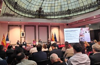 UGT exige blindar la prominencia de los servicios de interés general Asistentes a las jornadas '¿Quién decide lo que vemos?', organizadas por la CNMC