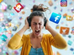 Mujer con auriculares expresa angustia ante símbolos de redes sociales; imagen sobre el impacto psicológico de moderar contenidos violentos.